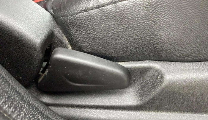 2023 Renault Kwid RXT 1.0, Petrol, Manual, 17,688 km, Driver Side Adjustment Panel
