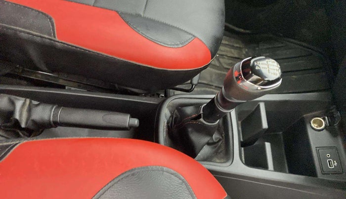 2023 Renault Kwid RXT 1.0, Petrol, Manual, 17,688 km, Gear Lever