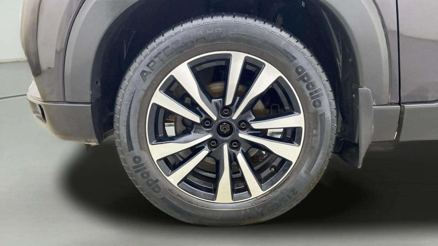 2019 Nissan Kicks XV DIESEL, Diesel, Manual, 52,708 km, Left Front Wheel