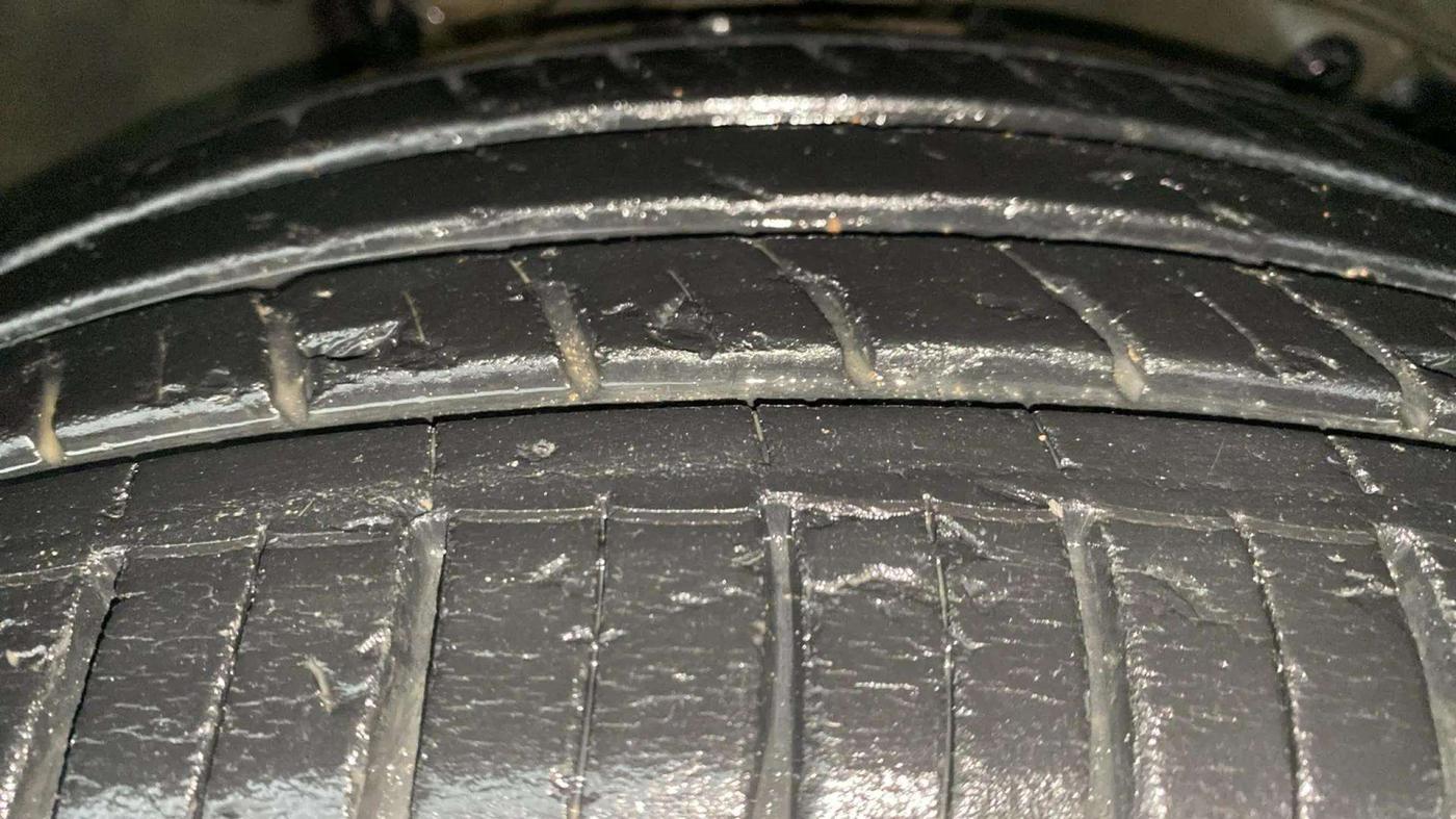 2019 Nissan Kicks XV DIESEL, Diesel, Manual, 52,708 km, Right Front Tyre Tread