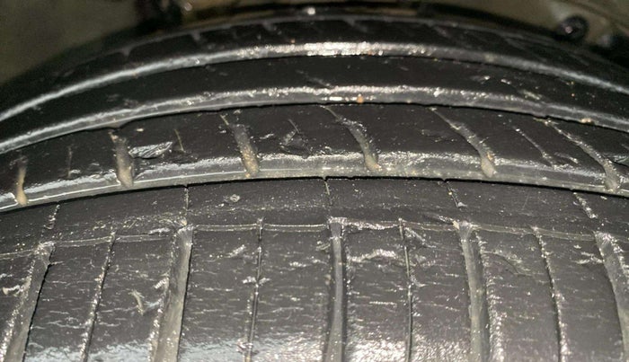 2019 Nissan Kicks XV DIESEL, Diesel, Manual, 52,607 km, Right Front Tyre Tread
