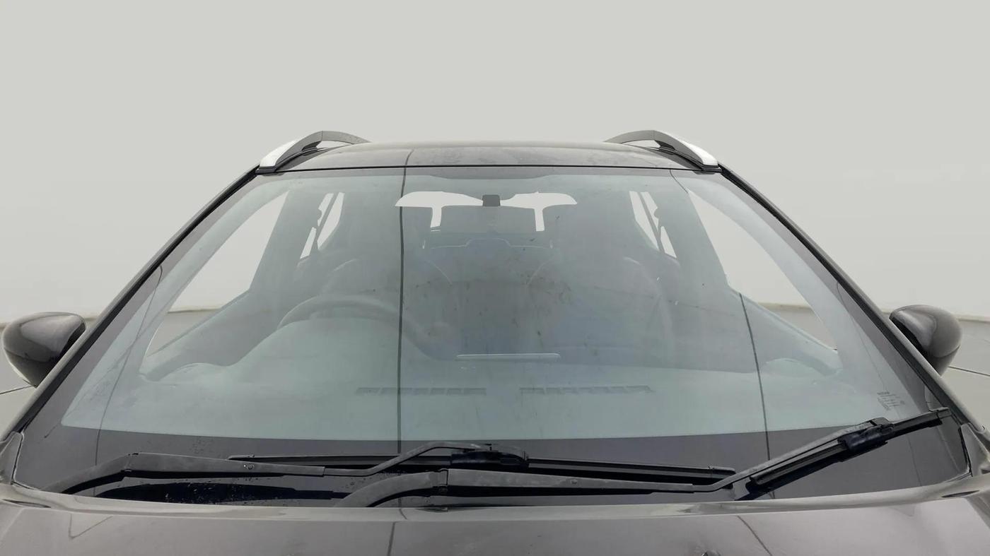 2019 Nissan Kicks XV DIESEL, Diesel, Manual, 52,708 km, Front Windshield