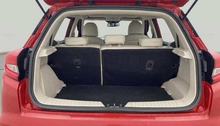 2021 Mahindra XUV300 W8(O) 1.5 DIESEL DUAL TONE, Diesel, Manual, 43,634 km, Boot Open Zoomed View