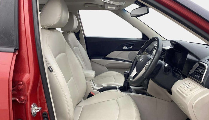 2021 Mahindra XUV300 W8(O) 1.5 DIESEL DUAL TONE, Diesel, Manual, 43,634 km, Right Side Front Door Cabin