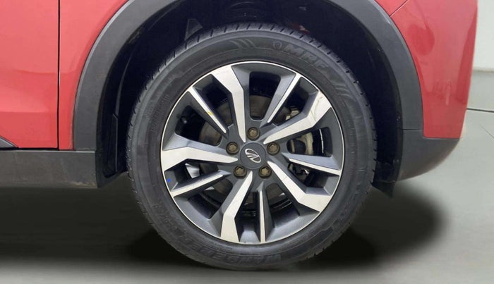 2021 Mahindra XUV300 W8(O) 1.5 DIESEL DUAL TONE, Diesel, Manual, 43,634 km, Right Front Wheel