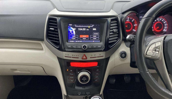 2021 Mahindra XUV300 W8(O) 1.5 DIESEL DUAL TONE, Diesel, Manual, 43,634 km, Air Conditioner
