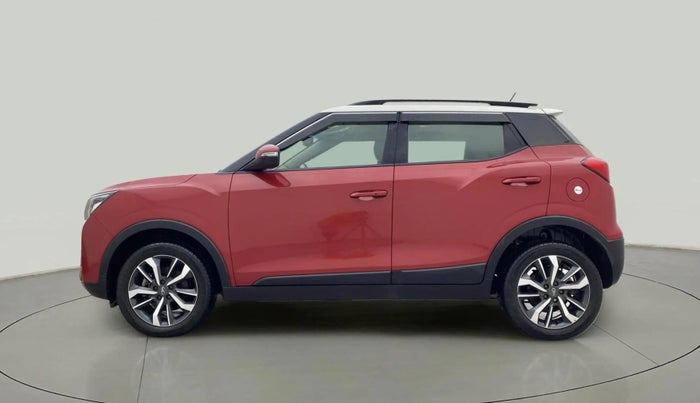 2021 Mahindra XUV300 W8(O) 1.5 DIESEL DUAL TONE, Diesel, Manual, 43,634 km, Left Side