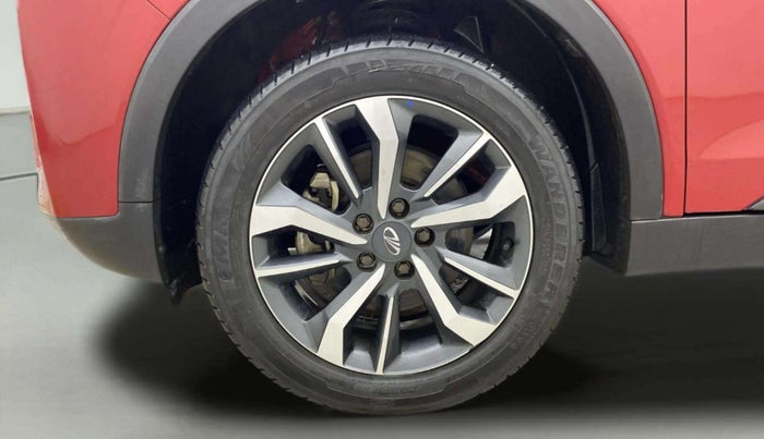 2021 Mahindra XUV300 W8(O) 1.5 DIESEL DUAL TONE, Diesel, Manual, 43,634 km, Left Front Wheel