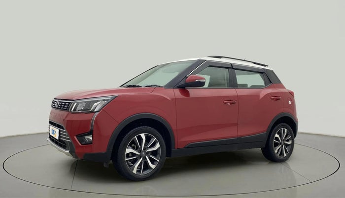 2021 Mahindra XUV300 W8(O) 1.5 DIESEL DUAL TONE, Diesel, Manual, 43,634 km, Left Front Diagonal