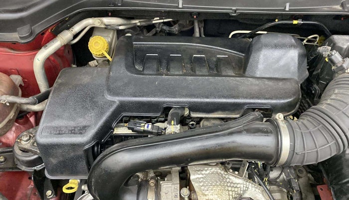 2021 Mahindra XUV300 W8(O) 1.5 DIESEL DUAL TONE, Diesel, Manual, 43,634 km, Engine View