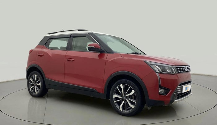 2021 Mahindra XUV300 W8(O) 1.5 DIESEL DUAL TONE, Diesel, Manual, 43,634 km, Right Front Diagonal