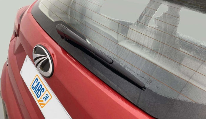 2021 Mahindra XUV300 W8(O) 1.5 DIESEL DUAL TONE, Diesel, Manual, 43,634 km, Rear Wiper