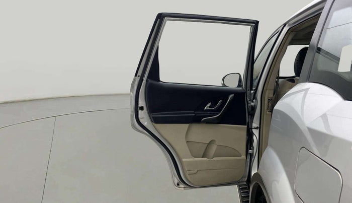 2017 Mahindra XUV500 W10, Diesel, Manual, 62,440 km, LHS Rear Door
