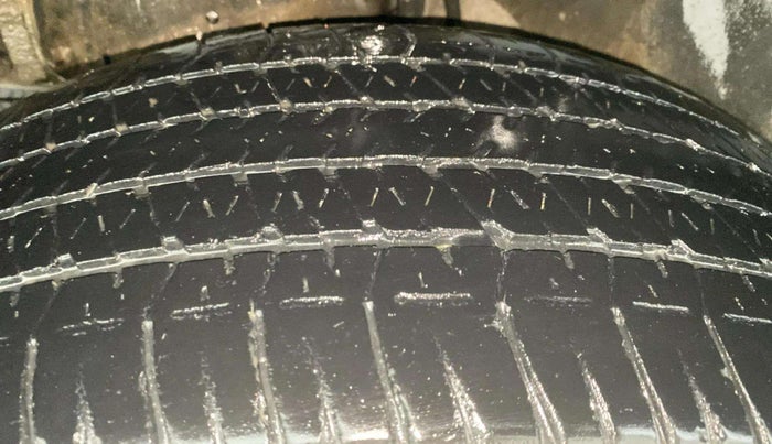 2017 Mahindra XUV500 W10, Diesel, Manual, 62,440 km, Right Rear Tyre Tread