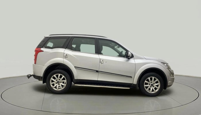 2017 Mahindra XUV500 W10, Diesel, Manual, 62,440 km, Right Side View
