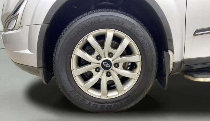 2017 Mahindra XUV500 W10, Diesel, Manual, 62,440 km, Left Front Wheel