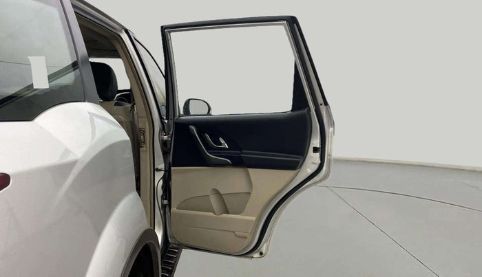 2017 Mahindra XUV500 W10, Diesel, Manual, 62,440 km, RHS Rear Door