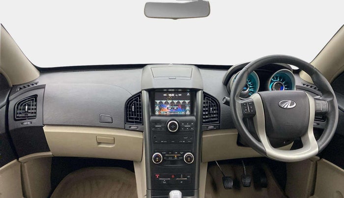 2017 Mahindra XUV500 W10, Diesel, Manual, 62,440 km, Dashboard