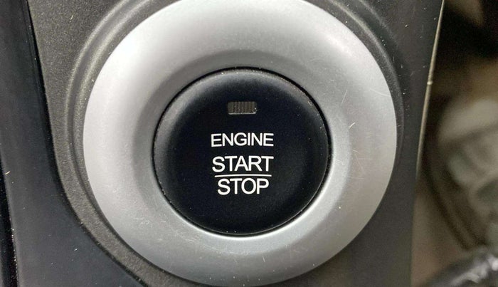 2017 Mahindra XUV500 W10, Diesel, Manual, 62,440 km, Keyless Start/ Stop Button