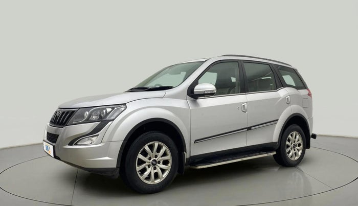 2017 Mahindra XUV500 W10, Diesel, Manual, 62,440 km, Left Front Diagonal