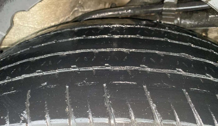 2017 Mahindra XUV500 W10, Diesel, Manual, 62,440 km, Left Rear Tyre Tread