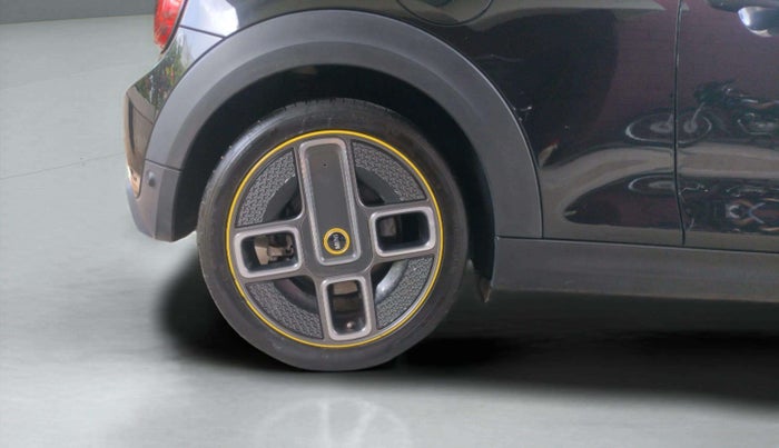 2023 Mini Cooper SE 3-Door, Electric, Automatic, 9,862 km, Right Rear Wheel