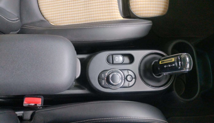 2023 Mini Cooper SE 3-Door, Electric, Automatic, 9,862 km, Gear Lever