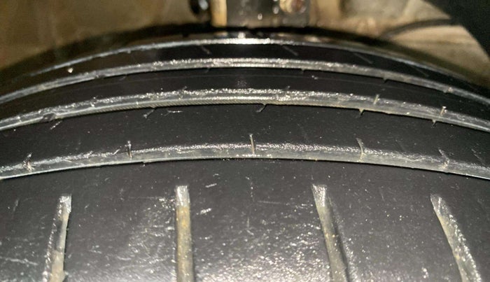 2022 Maruti Dzire ZXI Plus AMT, Petrol, Automatic, 25,445 km, Right Front Tyre Tread