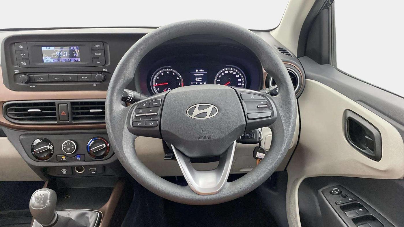 2024 Hyundai AURA S 1.2, Petrol, Manual, 28,897 km, Steering Wheel Close Up