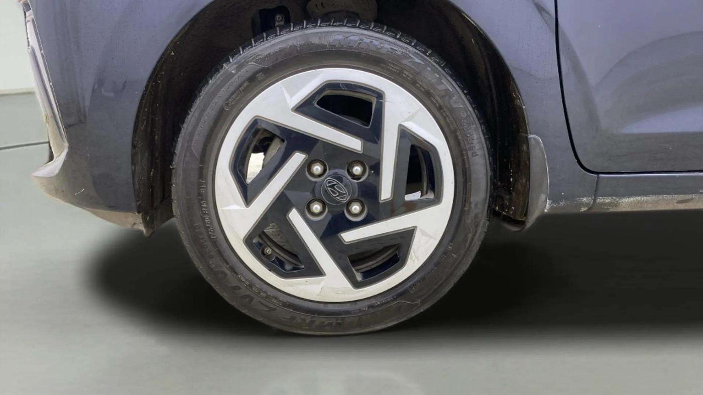 2024 Hyundai AURA S 1.2, Petrol, Manual, 28,897 km, Left Front Wheel