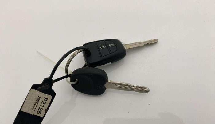 2021 Hyundai NEW SANTRO SPORTZ MT, Petrol, Manual, 563 km, Key Close Up