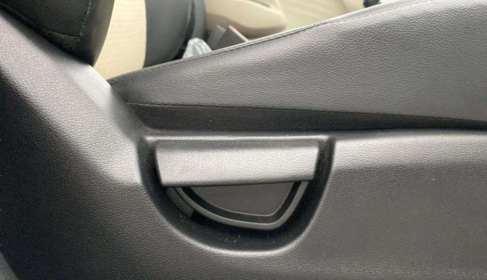 2021 Hyundai NEW SANTRO SPORTZ MT, Petrol, Manual, 563 km, Driver Side Adjustment Panel