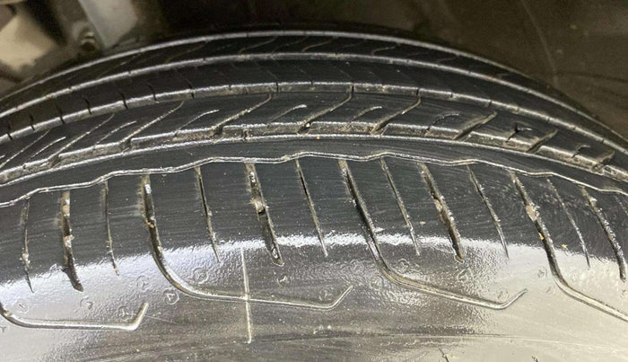 2024 Maruti FRONX ZETA 1.0L TURBO 6 AT, Petrol, Automatic, 12,662 km, Left Rear Tyre Tread