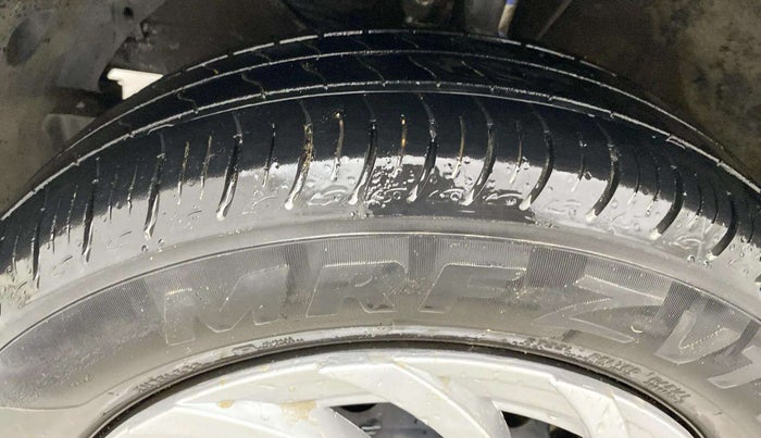 2017 Maruti Baleno DELTA PETROL 1.2, Petrol, Manual, 48,784 km, Left Front Tyre Tread