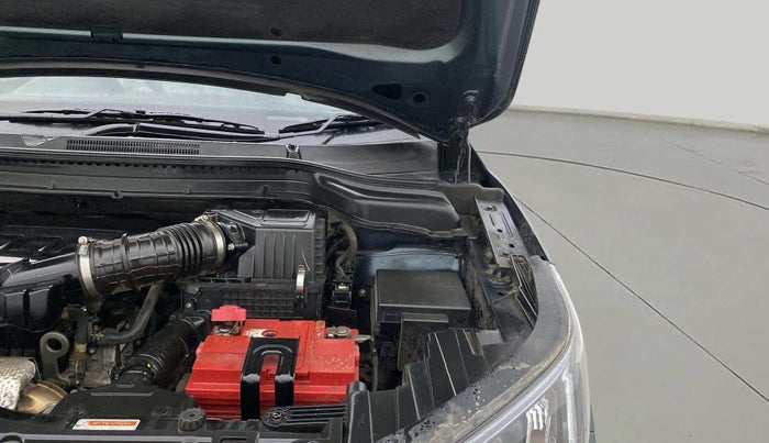 2021 Mahindra XUV300 W8 (O) 1.2 PETROL AMT, Petrol, Automatic, 26,632 km, Engine View - Left