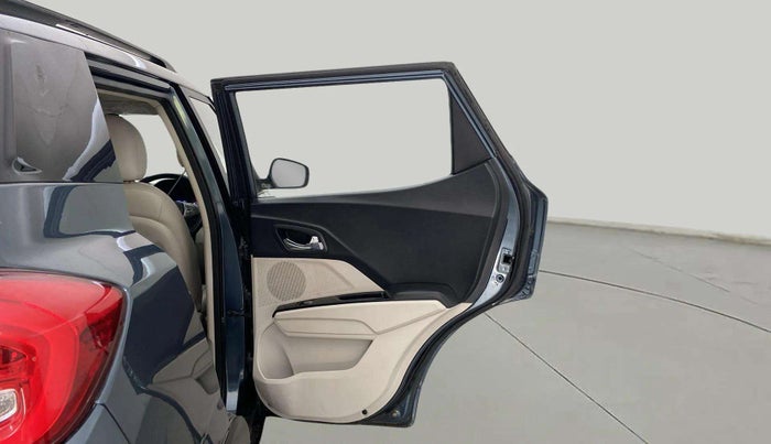 2021 Mahindra XUV300 W8 (O) 1.2 PETROL AMT, Petrol, Automatic, 26,632 km, RHS Rear Door