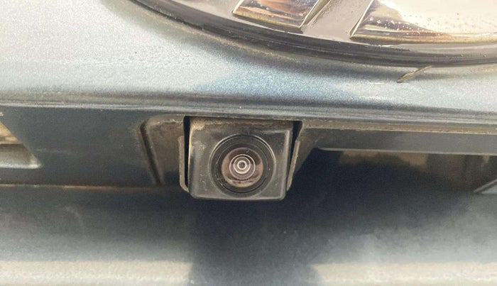 2021 Mahindra XUV300 W8 (O) 1.2 PETROL AMT, Petrol, Automatic, 26,632 km, Parking Camera