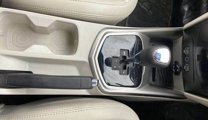 2021 Mahindra XUV300 W8 (O) 1.2 PETROL AMT, Petrol, Automatic, 26,632 km, Gear Lever