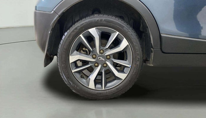 2021 Mahindra XUV300 W8 (O) 1.2 PETROL AMT, Petrol, Automatic, 26,632 km, Right Rear Wheel