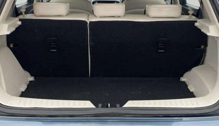 2021 Mahindra XUV300 W8 (O) 1.2 PETROL AMT, Petrol, Automatic, 26,632 km, Boot Inside