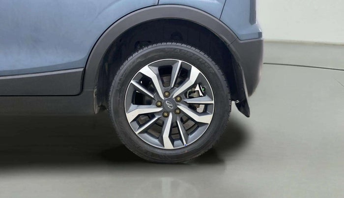 2021 Mahindra XUV300 W8 (O) 1.2 PETROL AMT, Petrol, Automatic, 26,632 km, Left Rear Wheel
