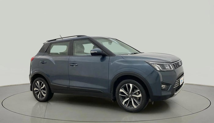 2021 Mahindra XUV300 W8 (O) 1.2 PETROL AMT, Petrol, Automatic, 26,632 km, Right Front Diagonal
