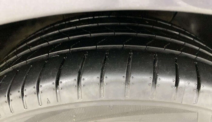 2018 Hyundai Verna 1.6 VTVT SX O, Petrol, Manual, 84,123 km, Right Front Tyre Tread