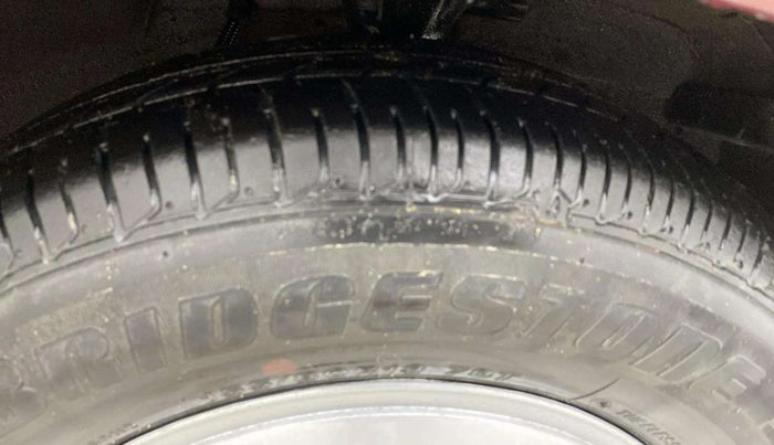 2015 Hyundai i10 MAGNA 1.1, Petrol, Manual, 25,221 km, Right Front Tyre Tread