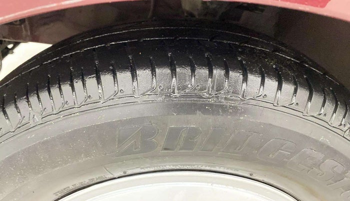 2015 Hyundai i10 MAGNA 1.1, Petrol, Manual, 25,221 km, Left Front Tyre Tread