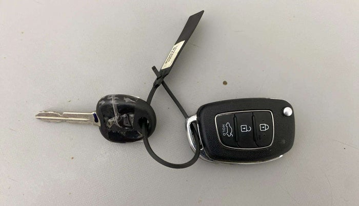 2021 Hyundai GRAND I10 NIOS SPORTZ 1.2 KAPPA VTVT, CNG, Manual, 38,746 km, Key Close Up