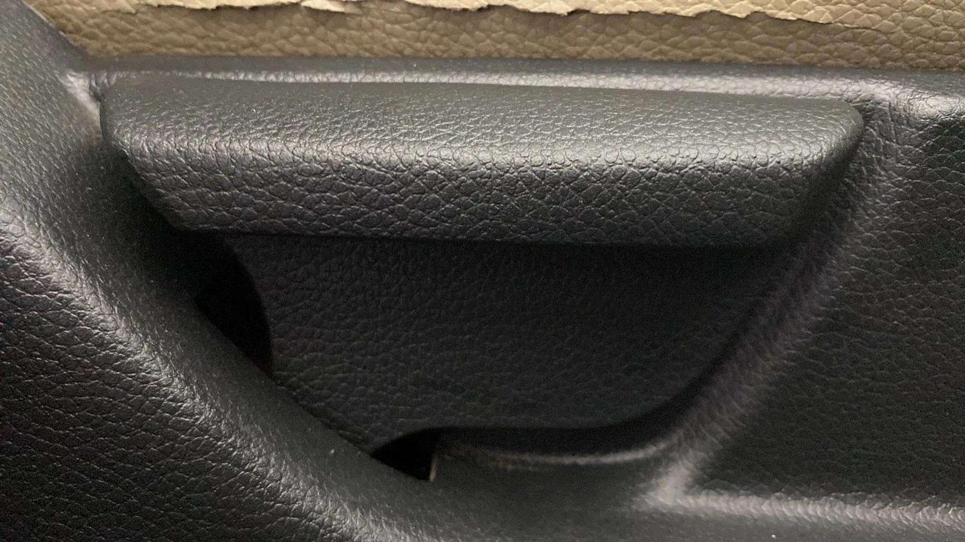 2018 Hyundai Eon ERA +, Petrol, Manual, 35,565 km, Driver Side Adjustment Panel