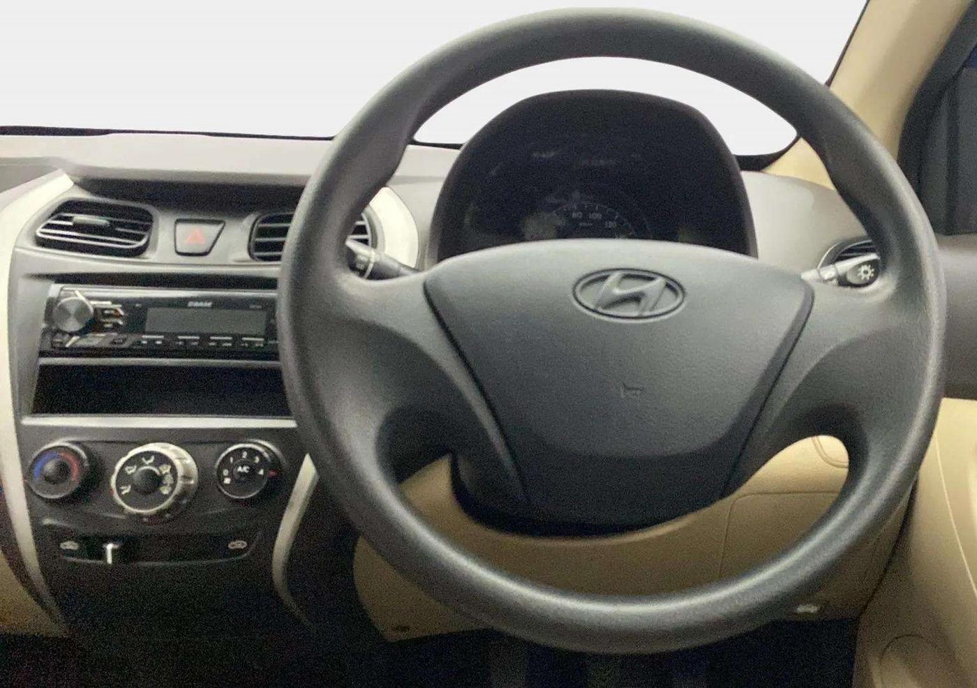 2018 Hyundai Eon ERA +, Petrol, Manual, 35,565 km, Steering Wheel Close Up