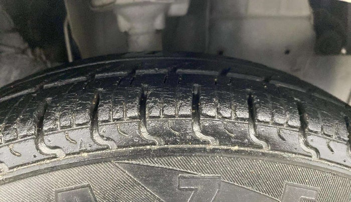 2018 Datsun Redi Go T, Petrol, Manual, 44,884 km, Right Front Tyre Tread