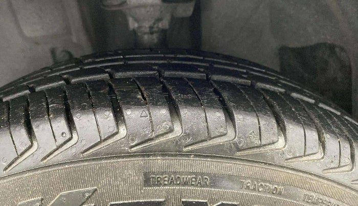 2018 Datsun Redi Go T, Petrol, Manual, 44,884 km, Left Front Tyre Tread